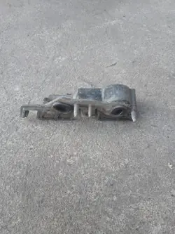 Deslizamento de montagem do para-choque dianteiro Audi A4 B8 8K0807284H