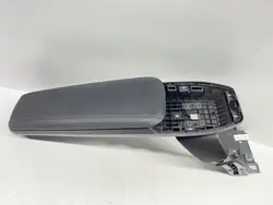 Keskikonsolin Käsinoja OEM 5A6E0B7 BMW 2 U06:lle
