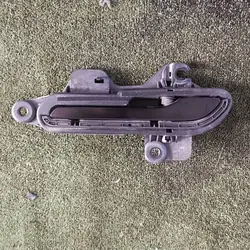 Tesla Model Y Vänster Bakdörrhandtag OEM 1528114-00-D