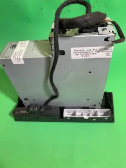 Audi A4 B8 A5 CD-vaihtaja OEM 8T2035110C - Käytetty