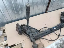 Poutre d'essieu arrière Dacia Sandero Stepway III OEM 555013360R