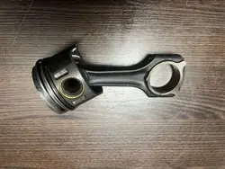 Kolben Mercedes-Benz Sprinter W906 OEM 6460300717