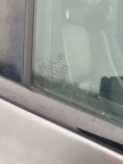 Vitre Avant Droite OEM SZYBA PRAWY PRZÓD PRZEDNIA - Occasion