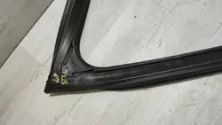 Framdörr fönsterpackning vänster OEM 16671 Alfa Romeo
