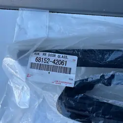 Toyota RAV4 V bakdörr fönsterpackning OEM 6815242061