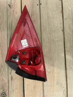 Feu arrière droit Citroen Saxo