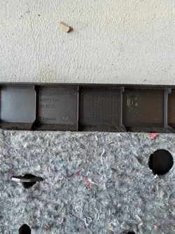 OEM 849294641R Bakre Stötfångardekor Vänster