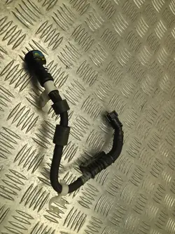 BMW Kraftstoffverteilerrohr OEM 8476467 - Gebraucht