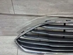 Övre grill Ford Fiesta 2014