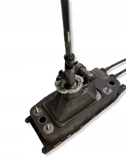 Audi Växelspak OEM 1Q0711049B - Begagnad