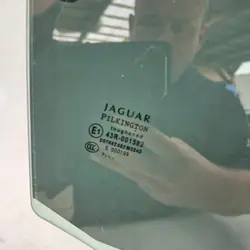 Vitre Arrière Droite Jaguar OEM 43R-001582 Occasion