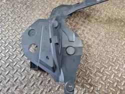 Ford Escape IV motorhuvespackning OEM LJ6BS02476AB