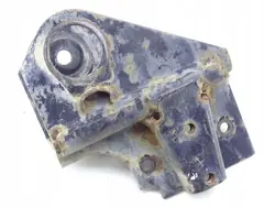 Mitsubishi OE Jousituskiinnike Oikea Etu