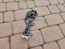 Base da maçaneta da porta dianteira esquerda Toyota Camry VIII XV70 OEM