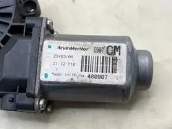 Raam Motor Voor Links HYUNDAI SANTA FÉ II 824502B000