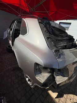 Bentley Bentayga bakskärm OEM 352312 - Vänster/Höger
