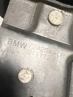BMW M2 F87 höger motorhuvelås OEM 7242549