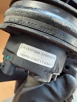 Pompe à eau Mercedes OEM A0005003700 - Occasion