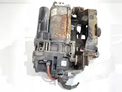 Jousituspumppu OEM 4M0616005G Audi Q8 SUV:lle