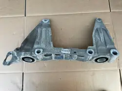 Mercedes V-Class Achteras Differentieelsteun OEM A4473530700