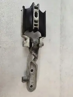 Support de Boîte Volvo OEM 31359890 - Utilisé