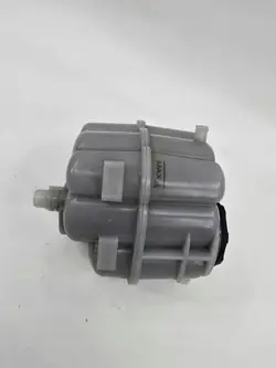 Audi A5 RS5 2.9 Laajennussäiliö OEM 8W2121405K