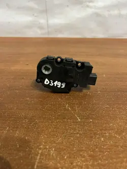 D3199 Klapin moottori Mercedes-Benz C W204 Dieselille