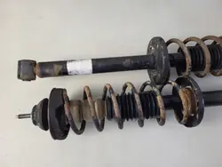 Jousitusjousi Takaosa Kompletti 1.9D VW Golf 3 OEM