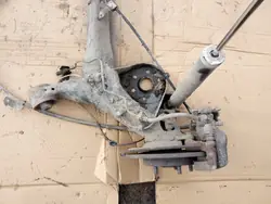 Toyota Auris I 06-12 Bakaxelupphängning OEM