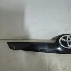OEM 76811-0F090 Moldura Portón Toyota Verso 2013-2018