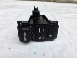 Tomada USB Hyundai OEM 96120-G2050 para i30 III