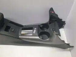 Toyota RAV4 III keskikonsoli käsinoja OEM TUNEL ŚRODKOWY