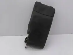 Toyota RAV4 Taka käsinoja OEM AMD117136 Käytetty