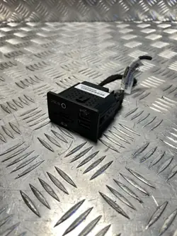 Tomada USB/AUX/SD OEM EM2T-14F014-AB para Ford Edge