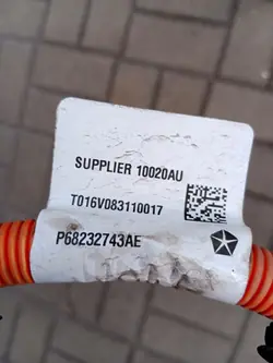 Cable de carga Chrysler OE P68232743AE - Usado