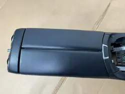 Keskikyynärnoja OEM A2136801003 Mercedes E-luokka