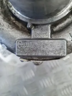 Turbolader OEM 697628 für Opel Vivaro 2.0L Diesel