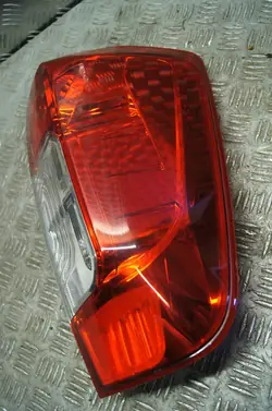 Lumière arrière droite Nissan Navara D23 NP300