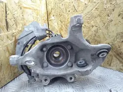 Mercedes W205 Taka-Oikea Pyörännavetta A2053572500