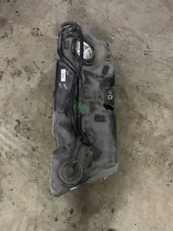 BMW X3 F25 Brandstoftank OEM KSI3251 - Gebruikt