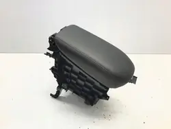 Honda ZR-V 2023 keskikonsolin käsinoja OEM 834003Y0H0