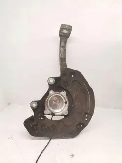 Mercedes-Benz C W205 höger svänghjul OEM 2052200