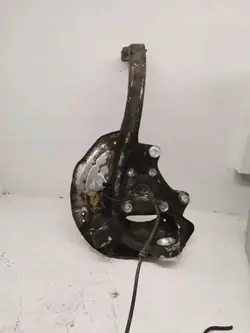 Pivot droit Mercedes-Benz C W205 OEM 2052200