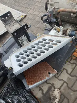 Volvo FH4 Trittstufe mit Halterungen OEM 82142327,82174599