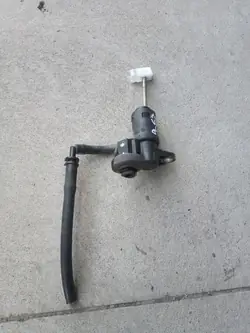 Audi A4 B6 kytkinpumppu manuaali 8E1721401S