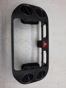 Cadre Grille Radio VW Golf VI OEM 7107063 Occasion