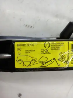 Cric Audi Q5 8R OEM 8R0011031C - État Utilisé