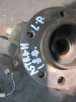 Moyeu de roue avant gauche Opel Astra H 1.8B AIC7405