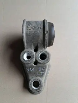 Bakbalksupport AUDI VW 8E0501522H 8E0501521H