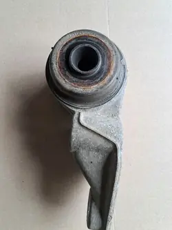 Support de faisceau arrière AUDI VW 8E0501522H 8E0501521H